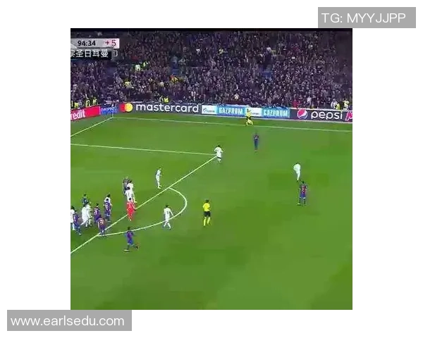 足球明星进场时的优雅步伐与魅力瞬间尽在此图集展示